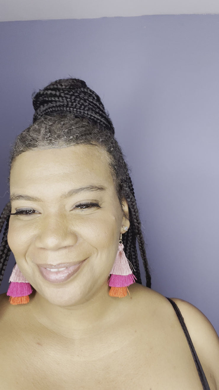 The supreme’s Tassle Earrings ( pink waterfall  )