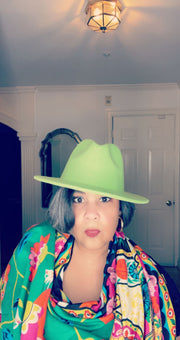Woman of distinction hat (Green / pink )